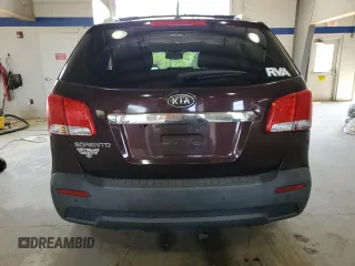 2012 Kia Sorento LX z VIN 5XYKT4A60CG238343, wystawiony jako Copart lot #57530375 z przebiegiem 268 748 mil mil oraz Czysty tytuł • Clean title. Historia ofert i sprzedaży dostępna na DreamBid. Obrazek 6.