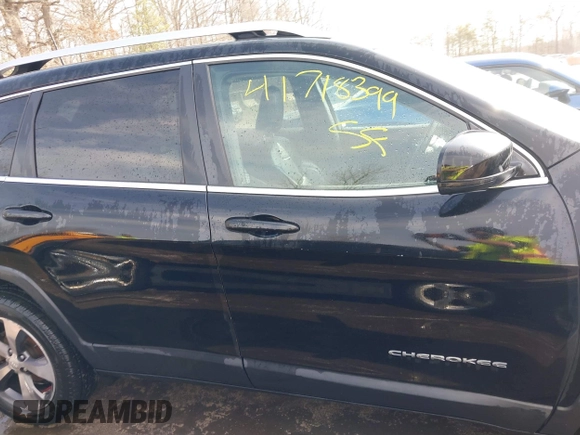 2019 Jeep Cherokee Limited с VIN 1C4PJLDBXKD433958, выставлен на аукционе IAAI как лот 41718399 с пробегом 135 977 миль миль и . История ставок и продаж доступна на DreamBid. Изображение 14.