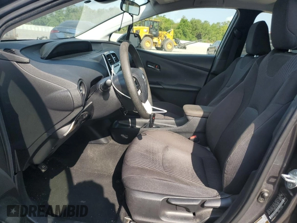 2017 Toyota Prius Two z VIN JTDKBRFU9H3568985, wystawiony jako Copart lot #56300855 z przebiegiem 104 705 mil mil oraz Szkoda całkowita • Salvage title. Historia ofert i sprzedaży dostępna na DreamBid. Obrazek 7.
