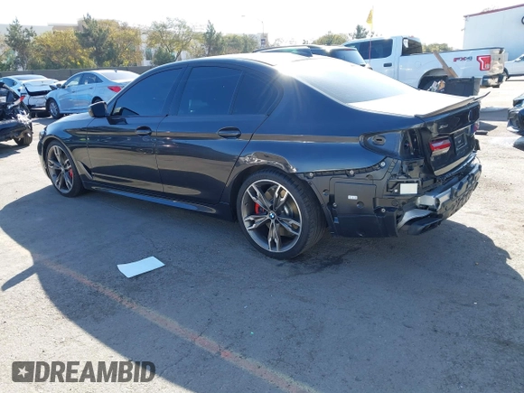 2021 BMW 5 Series M550i xDrive z VIN WBA13BK03MCG88715, wystawiony jako IAAI lot #41492059 z przebiegiem 64 485 mil mil oraz . Historia ofert i sprzedaży dostępna na DreamBid. Obrazek 3.