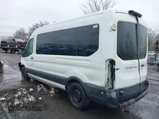 2018 Ford Transit Passenger XL z VIN 1FBAX2CM8JKA03622, wystawiony jako IAAI lot #41571449 z przebiegiem 313 553 mil mil oraz . Historia ofert i sprzedaży dostępna na DreamBid. Obrazek 3.