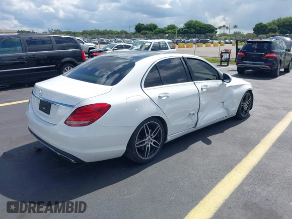 2016 Mercedes-Benz C 300 z VIN WDDWF4JB4GR172222, wystawiony jako IAAI lot #42562817 z przebiegiem 73 561 mil mil oraz . Historia ofert i sprzedaży dostępna na DreamBid. Obrazek 4.