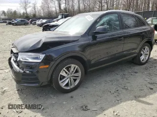 2017 Audi Q3 Premium z VIN WA1ECCFS6HR008225, wystawiony jako Copart lot #49526935 z przebiegiem 61 250 mil mil oraz Szkody całkowita. Historia ofert i sprzedaży dostępna na DreamBid. Obrazek 1.
