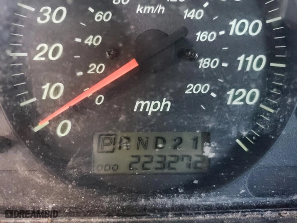 2000 Mazda MPV DX with VIN JM3LW28G8Y0106384, listed as a Copart auction lot 66537813 with 223,272 mi miles and Salvage Title. Bid and sale history available at carsss.com. Image 8.