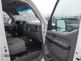 2018 Nissan NV Cargo S z VIN 1N6BF0KM1JN819141, wystawiony jako IAAI lot #41536219 z przebiegiem 176 575 mil mil oraz . Historia ofert i sprzedaży dostępna na DreamBid. Obrazek 5.