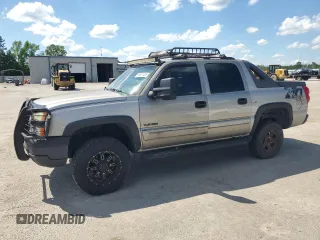2004 Chevrolet Avalanche z VIN 3GNEK12T74G134039, wystawiony jako Copart lot #56567405 z przebiegiem 172 635 mil mil oraz Szkoda całkowita • Salvage title. Historia ofert i sprzedaży dostępna na DreamBid. Obrazek 1.