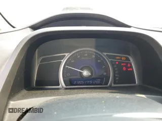 2009 Honda Civic LX-S z VIN 2HGFA16669H331863, wystawiony jako Copart lot #59467775 z przebiegiem 218 051 mil mil oraz Czysty tytuł • Clean title. Historia ofert i sprzedaży dostępna na DreamBid. Obrazek 9.