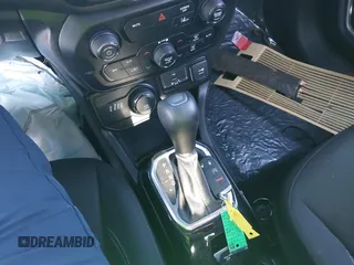 2021 Jeep Renegade Latitude z VIN ZACNJDBB2MPM79995, wystawiony jako IAAI lot #42009880 z przebiegiem 62 038 mil mil oraz . Historia ofert i sprzedaży dostępna na DreamBid. Obrazek 11.