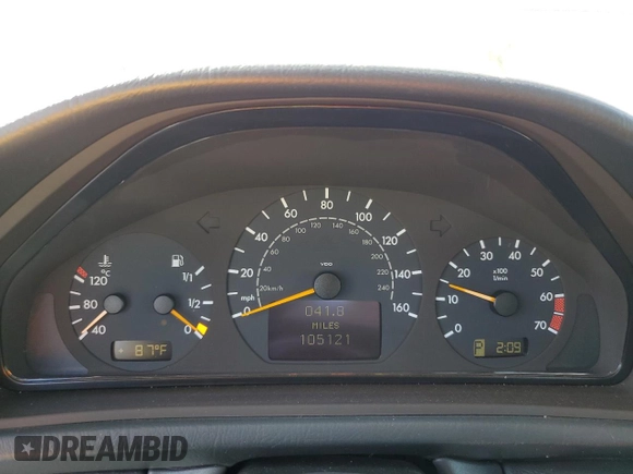 2000 Mercedes-Benz CLK 320/430 with VIN WDBLJ65G8YF122308, listed as a Copart auction lot 77449314 with 105,121 mi miles and Salvage Title. Bid and sale history available at DreamBid. Image 9.