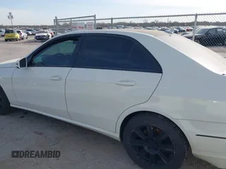2012 Mercedes-Benz E-Class E 350 Luxury with VIN WDDHF8JBXCA595315, listed as a IAAI auction lot 41871462 with 122,677 mi miles. Bid and sale history available at carsss.com. Image 14.