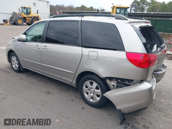 2008 Toyota Sienna XLE with VIN 5TDZK22C38S151671, listed as a IAAI auction lot 41046569 with 119,239 mi miles. Bid and sale history available at carsss.com. Image 3.
