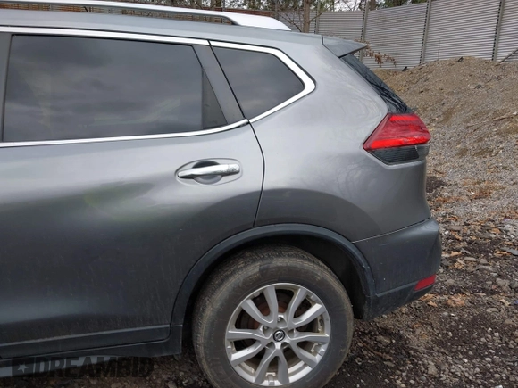 2017 Nissan Rogue SV with VIN KNMAT2MV4HP583060, listed as a IAAI auction lot 42093224 with Not Provided miles and . Bid and sale history available at carsss.com. Image 13.