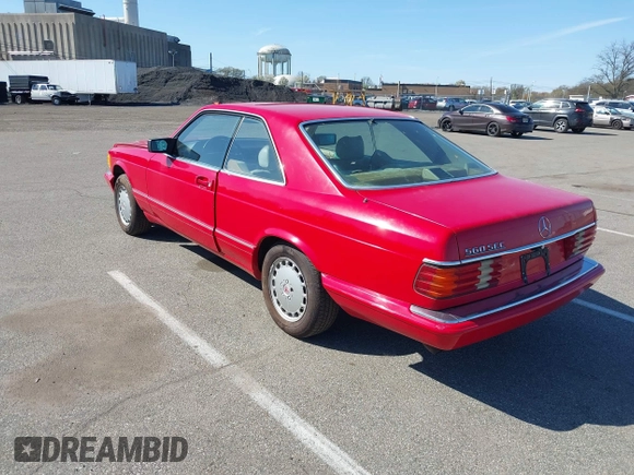 1988 Mercedes-Benz 560 with VIN WDBCA45D0JA390136, listed as a IAAI auction lot 42072781 with 126,325 mi miles and . Bid and sale history available at DreamBid. Image 3.