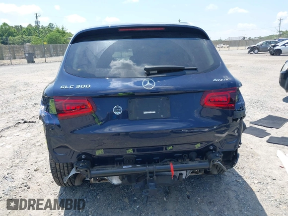 2022 Mercedes-Benz GLC 300 z VIN W1N0G8EB2NG060504, wystawiony jako IAAI lot #42586623 z przebiegiem 27 403 mil mil oraz . Historia ofert i sprzedaży dostępna na DreamBid. Obrazek 17.
