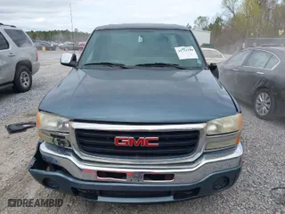 2007 GMC Sierra 1500 Classic SL with VIN 2GTEC13V571167057, listed as a IAAI auction lot 41751150 with 1,911,650 mi miles. Bid and sale history available at carsss.com. Image 6.