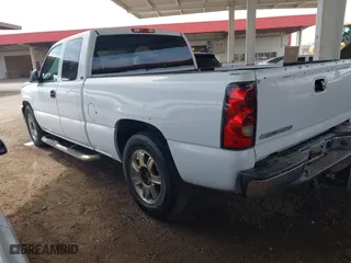 2006 Chevrolet Silverado 1500 LT1 with VIN 2GCEC19Z861343690, listed as a IAAI auction lot 41900168 with 198,206 mi miles. Bid and sale history available at carsss.com. Image 3.