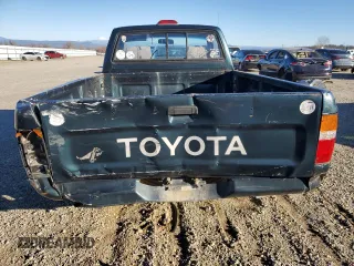 1994 Toyota Pickup z VIN JT4RN81A6R5176565, wystawiony jako Copart lot #86720254 z przebiegiem 200 672 mil mil oraz Szkoda całkowita • Salvage title. Historia ofert i sprzedaży dostępna na DreamBid. Obrazek 6.