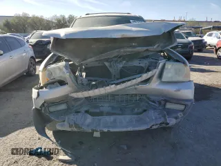 2004 Ford Expedition Special Service with VIN 1FMPU15L94LB28586, listed as a Copart auction lot 44272375 with 194,853 mi miles and Salvage Title. Bid and sale history available at carsss.com. Image 5.