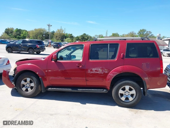 2005 Nissan Pathfinder LE with VIN 5N1AR18W15C704878, listed as a IAAI auction lot 41735335 with 162,191 mi miles. Bid and sale history available at carsss.com. Image 15.