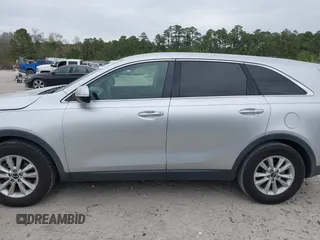 2019 Kia Sorento L with VIN 5XYPG4A30KG578171, listed as a IAAI auction lot 41875653 with 113,762 mi miles. Bid and sale history available at carsss.com. Image 14.
