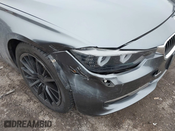 2013 BMW 3 Series 328i xDrive with VIN WBA3B5G50DNS02204, listed as a IAAI auction lot 41522572 with 1 mi miles. Bid and sale history available at carsss.com. Image 6.