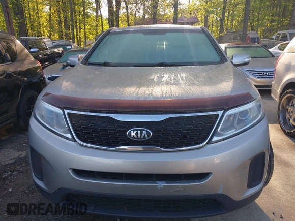 2014 Kia Sorento LX with VIN 5XYKT4A63EG428463, listed as a IAAI auction lot 41982573 with 171,349 mi miles. Bid and sale history available at carsss.com. Image 6.