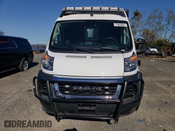 2022 Ram ProMaster Cargo with VIN 3C6MRVHG0NE140027, listed as a Copart auction lot 77065884 with 18,876 mi miles and Salvage Title. Bid and sale history available at DreamBid. Image 5.