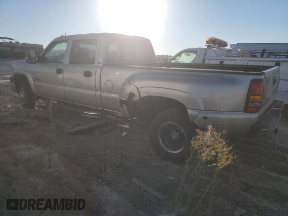 2005 Chevrolet Silverado 3500 LT z VIN 1GCJC33295F842978, wystawiony jako Copart lot #76888184 z przebiegiem Nie podano mil oraz Szkoda całkowita • Salvage title. Historia ofert i sprzedaży dostępna na DreamBid. Obrazek 3.