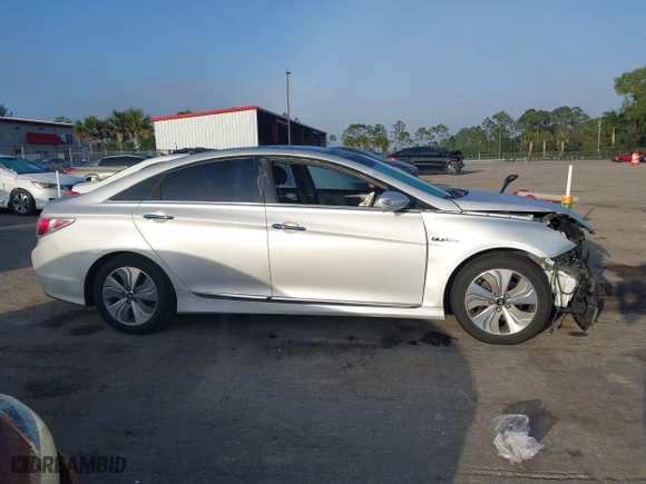 2015 Hyundai Sonata Hybrid Limited with VIN KMHEC4A44FA119321, listed as a IAAI auction lot 41517009 with 126,284 mi miles. Bid and sale history available at carsss.com. Image 14.