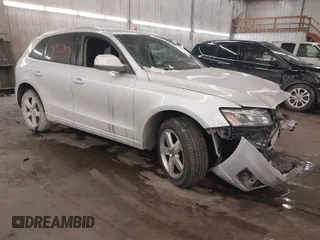 2012 Audi Q5 2.0T Premium Plus with VIN WA1LFAFP1CA085428, listed as a IAAI auction lot 41538092 with 1 mi miles. Bid and sale history available at carsss.com. Image 1.