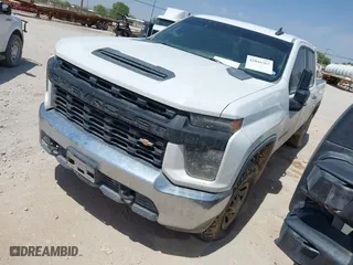 2021 Chevrolet Silverado 2500HD Work Truck with VIN 1GC1YLE7XMF212931, listed as a IAAI auction lot 42046367 with 155,497 mi miles. Bid and sale history available at carsss.com. Image 2.