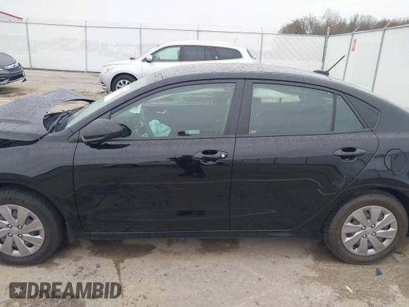 2019 Kia Rio S with VIN 3KPA24AB0KE180046, listed as a IAAI auction lot 41918142 with 98,055 mi miles. Bid and sale history available at carsss.com. Image 14.