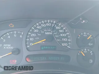 2003 Chevrolet Suburban LS with VIN 3GNEC16Z13G111561, listed as a IAAI auction lot 41768017 with 1 mi miles. Bid and sale history available at carsss.com. Image 7.