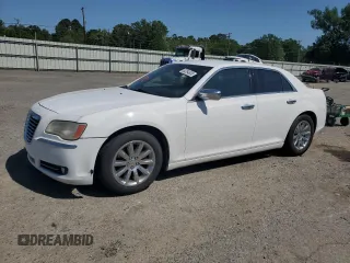 2013 Chrysler 300 C z VIN 2C3CCAEG9DH621047, wystawiony jako Copart lot #53264835 z przebiegiem 179 816 mil mil oraz Szkoda całkowita • Salvage title. Historia ofert i sprzedaży dostępna na DreamBid. Obrazek 1.