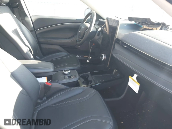 2022 Ford Mustang Mach-E Premium с VIN 3FMTK3SU0NMA49126, выставлен на аукционе IAAI как лот 41363406 с пробегом 16 911 миль миль и . История ставок и продаж доступна на DreamBid. Изображение 5.
