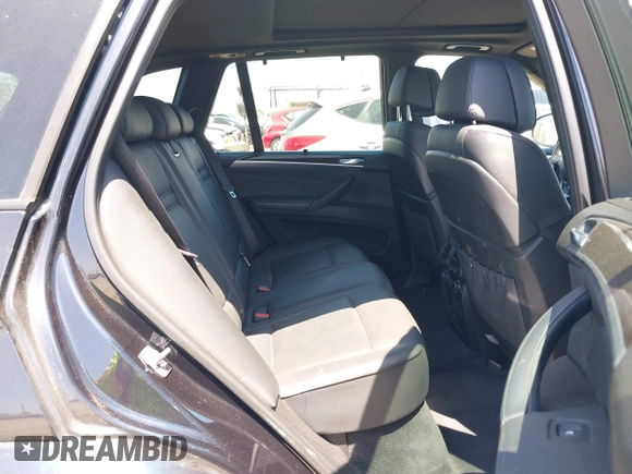 2013 BMW X5 xDrive50i with VIN 5UXZV8C5XD0C15908, listed as a IAAI auction lot 42536233 with 190,627 mi miles and . Bid and sale history available at DreamBid. Image 8.