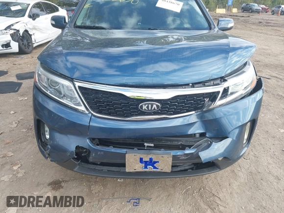 2014 Kia Sorento LX with VIN 5XYKT4A6XEG510139, listed as a IAAI auction lot 40438670 with 155,854 mi miles. Bid and sale history available at carsss.com. Image 6.