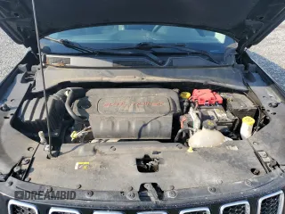 2019 Jeep Compass Latitude z VIN 3C4NJDBB5KT740982, wystawiony jako Copart lot #62478375 z przebiegiem 67 197 mil mil oraz Szkoda całkowita • Salvage title. Historia ofert i sprzedaży dostępna na DreamBid. Obrazek 12.