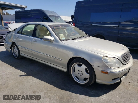2000 Mercedes-Benz S-Class with VIN WDBNG75J1YA123323, listed as a Copart auction lot 58573634 with 202,708 mi miles and Salvage Title. Bid and sale history available at carsss.com. Image 4.
