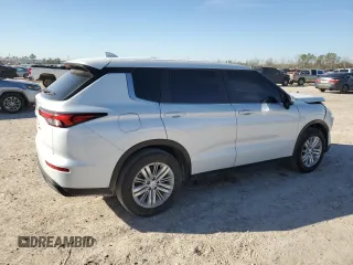 2024 Mitsubishi Outlander ES z VIN JA4J3UA84RZ080459, wystawiony jako Copart lot #47475125 z przebiegiem 21 066 mil mil oraz Szkoda całkowita • Salvage title. Historia ofert i sprzedaży dostępna na DreamBid. Obrazek 3.