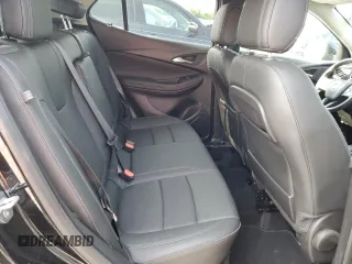 2022 Buick Encore GX Essence z VIN KL4MMGSL2NB116070, wystawiony jako Copart lot #60507625 z przebiegiem 40 067 mil mil oraz Szkoda całkowita • Salvage title. Historia ofert i sprzedaży dostępna na DreamBid. Obrazek 11.