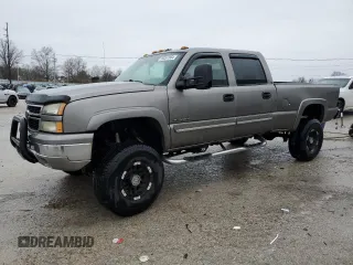 2006 Chevrolet Silverado 1500HD LT2 z VIN 1GCGK13U36F113489, wystawiony jako Copart lot #86367064 z przebiegiem 276 288 mil mil oraz Nie do naprawy • Non repairable. Historia ofert i sprzedaży dostępna na DreamBid. Obrazek 1.