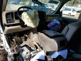 2005 Chevrolet Tahoe Z71 with VIN 1GNEC13T75R208735, listed as a Copart auction lot 48565165 with Not provided miles and Non repairable. Bid and sale history available at DreamBid. Image 8.