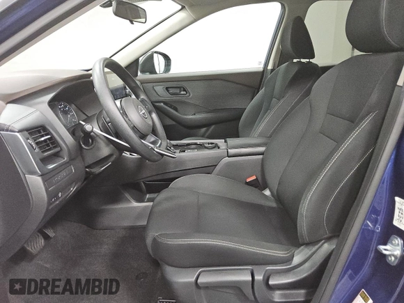 2023 Nissan Rogue S z VIN 5N1BT3AB2PC901473, wystawiony jako Copart lot #65779335 z przebiegiem 40 664 mil mil oraz Czysty tytuł • Clean title. Historia ofert i sprzedaży dostępna na DreamBid. Obrazek 7.