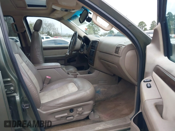 2004 Ford Explorer Eddie Bauer z VIN 1FMZU74WX4UA54743, wystawiony jako IAAI lot #41190762 z przebiegiem 168 093 mil mil oraz . Historia ofert i sprzedaży dostępna na DreamBid. Obrazek 5.