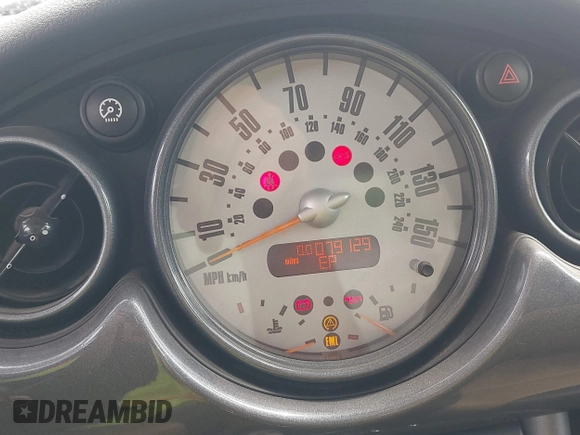 2004 MINI Hardtop with VIN WMWRC334X4TJ56384, listed as a IAAI auction lot 42581423 with 79,129 mi miles and . Bid and sale history available at DreamBid. Image 7.