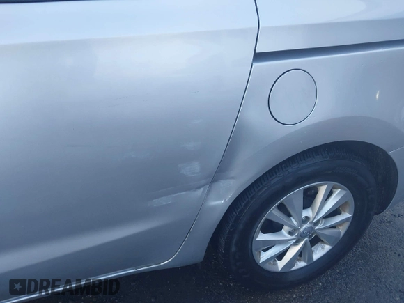 2016 Kia Sedona LX with VIN KNDMB5C18G6164472, listed as a IAAI auction lot 41661530 with 116,904 mi miles. Bid and sale history available at carsss.com. Image 17.
