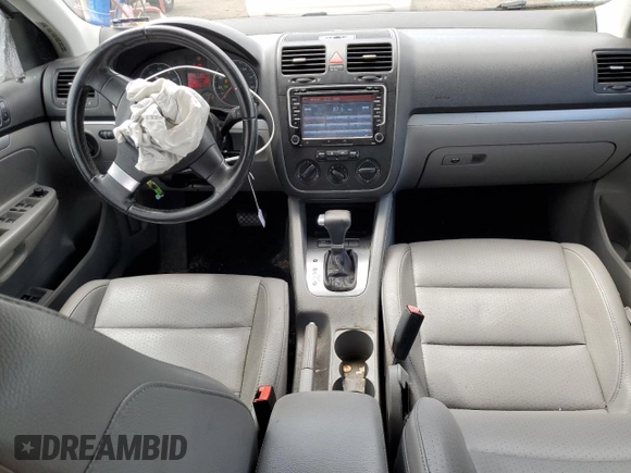 2008 Volkswagen Jetta SE with VIN 3VWRZ71K98M197780, listed as a Copart auction lot 56921725 with 172,801 mi miles and Salvage title. Bid and sale history available at DreamBid. Image 8.