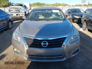 2014 Nissan Altima 2.5 with VIN 1N4AL3AP8EN369973, listed as a IAAI auction lot 40566240 with 145,434 mi miles. Bid and sale history available at carsss.com. Image 12.