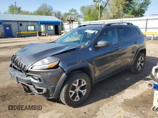 2017 Jeep Cherokee Trailhawk z VIN 1C4PJMBB7HW590109, wystawiony jako Copart lot #53831765 z przebiegiem 109 728 mil mil oraz Szkoda całkowita • Salvage title. Historia ofert i sprzedaży dostępna na DreamBid. Obrazek 1.